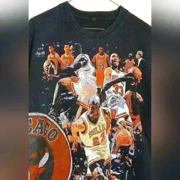 SERGIO CALABASAS CHICAGO BULLS T-SHIRT. - Picture 2 of 7